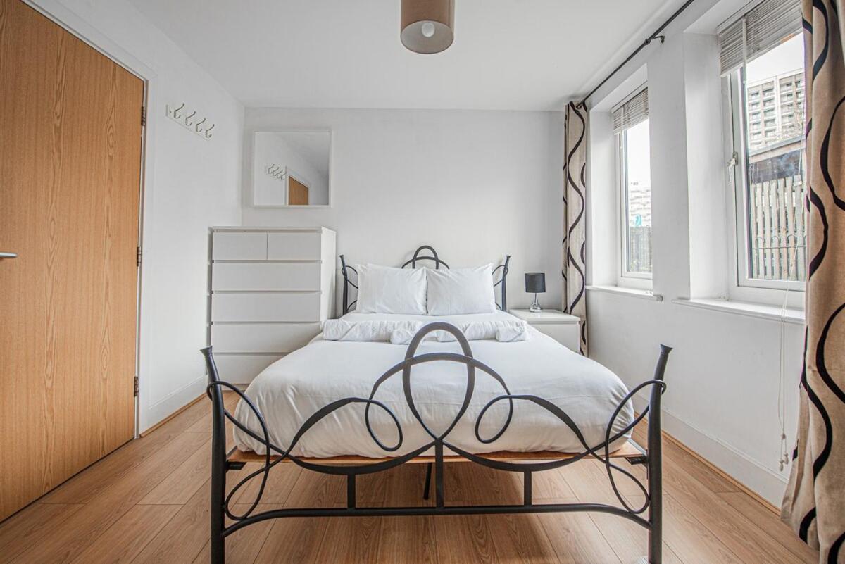 Stylish Spacious 3 Bed 5min Walk From Station Appartamento Londra