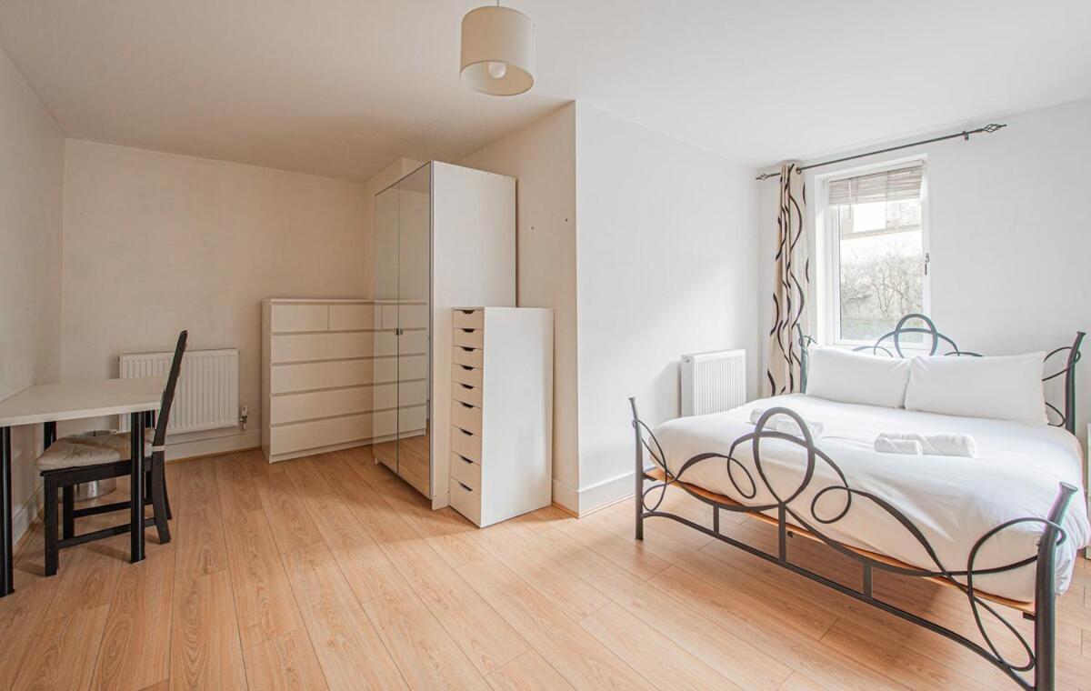 Stylish Spacious 3 Bed 5min Walk From Station Londra